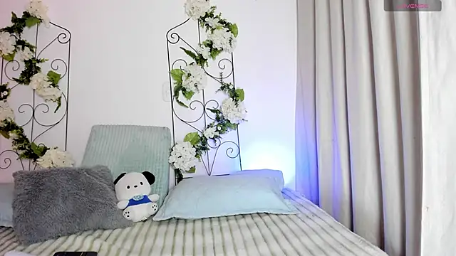 Snapshot of Jiggly__ chatting on September 24, 12:10 am Jiggly online show from September 24, 12:10 am