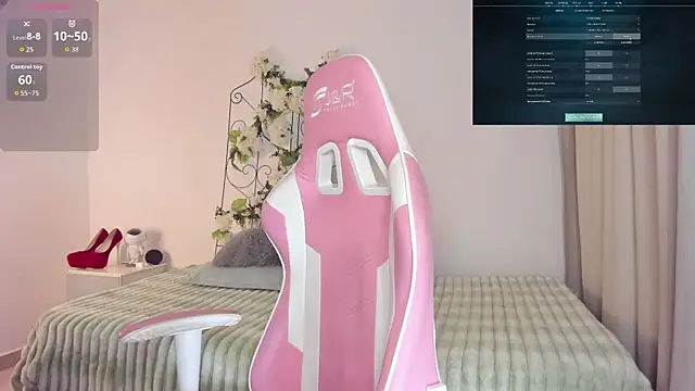 Snapshot of Jiggly__ chatting on October 14, 12:06 am Jiggly online show from October 14, 12:06 am