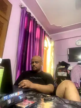 Snapshot of Dick_6inches chatting on October 16, 5:04 am Dick 6inches online show from October 16, 5:04 am