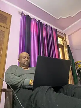 Dick 6inches online show from November 28, 10:39 am