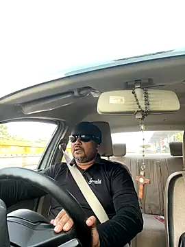 Snapshot of Dick_6inches chatting on October 25, 3:19 am Dick 6inches online show from October 25, 3:19 am