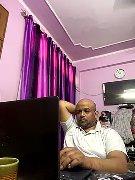 Snapshot of Dick_6inches chatting on October 31, 7:23 am Dick 6inches online show from October 31, 7:23 am