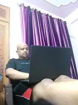 Snapshot of Dick_6inches chatting on September 10, 12:09 am Dick 6inches online show from September 10, 12:09 am