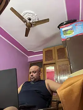Dick 6inches online show from June 10, 8:16 am