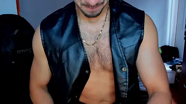Snapshot of Tommy_Bred chatting on September 14, 6:54 pm Tommy Bred online show from September 14, 6:54 pm