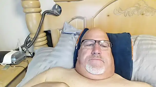 Bigbear0563 online show from April 30, 4:14 pm