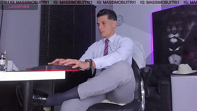 Snapshot of massimo_g chatting on October 17, 10:36 pm massimo g online show from October 17, 10:36 pm