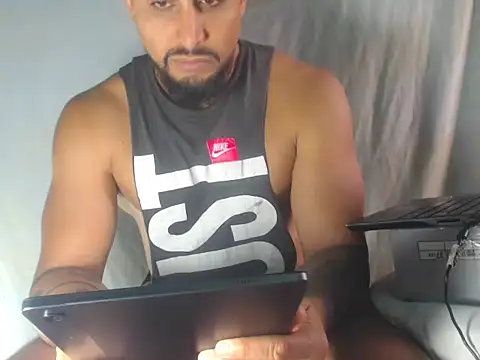 Snapshot of sebasx412 chatting on October 20, 8:35 pm sebasx412 online show from October 20, 8:35 pm