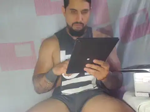 Snapshot of sebasx412 chatting on February 3, 7:42 pm sebasx412 online show from February 3, 7:42 pm