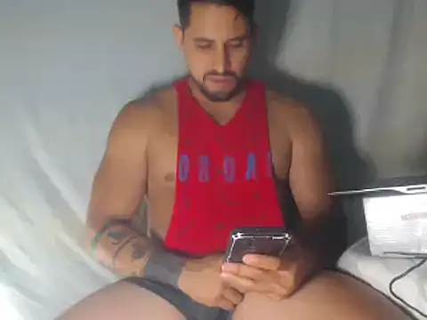 Snapshot of sebasx412 chatting on October 30, 3:30 am sebasx412 online show from October 30, 3:30 am