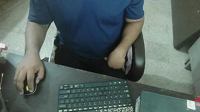 Snapshot of rentarob chatting on October 5, 10:58 pm rentarob online show from October 5, 10:58 pm
