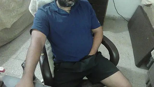 Snapshot of rentarob chatting on October 6, 11:09 pm rentarob online show from October 6, 11:09 pm