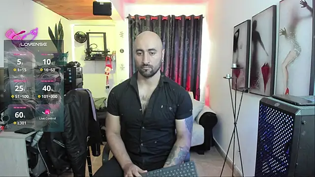 Snapshot of Leon_1234 chatting on December 27, 3:06 pm Leon 1234 online show from December 27, 3:06 pm