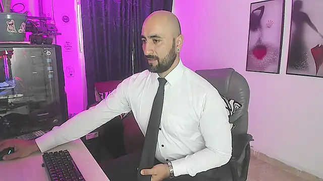 Snapshot of Leon_1234 chatting on January 11, 12:29 pm Leon 1234 online show from January 11, 12:29 pm