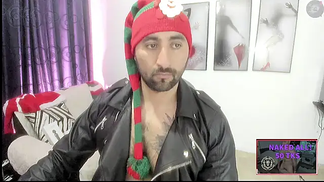 Snapshot of Leon_1234 chatting on December 12, 1:53 am Leon 1234 online show from December 12, 1:53 am
