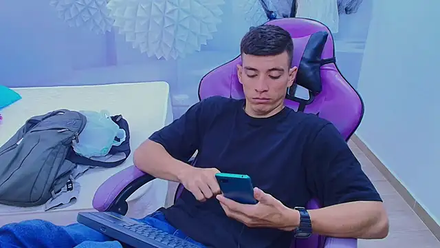 Snapshot of DEIBY_BABY chatting on November 1, 1:09 am DEIBY BABY online show from November 1, 1:09 am