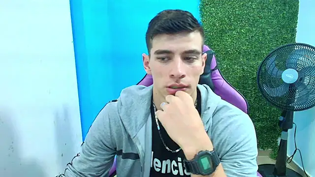 Snapshot of DEIBY_BABY chatting on February 7, 9:48 pm DEIBY BABY online show from February 7, 9:48 pm