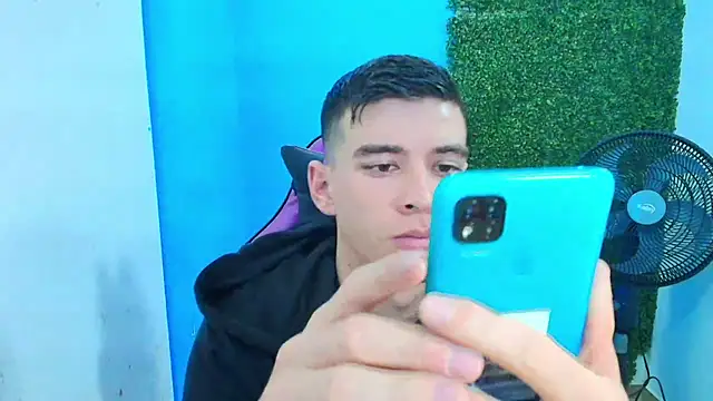 Snapshot of DEIBY_BABY chatting on February 13, 9:39 pm DEIBY BABY online show from February 13, 9:39 pm
