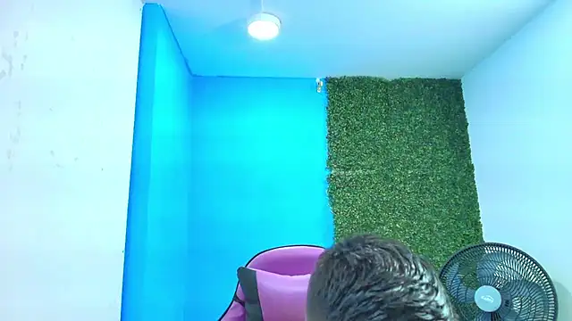Snapshot of DEIBY_BABY chatting on February 6, 1:27 am DEIBY BABY online show from February 6, 1:27 am