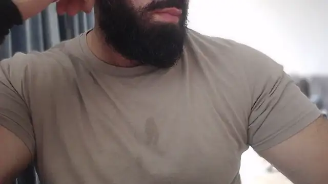 Snapshot of hugemachohandsome chatting on October 17, 11:36 am hugemachohandsome online show from October 17, 11:36 am