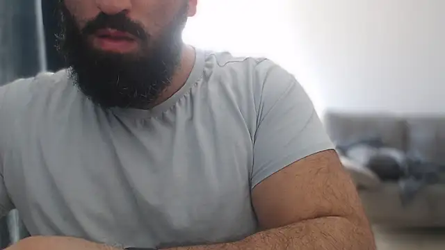 Snapshot of hugemachohandsome chatting on October 13, 1:28 pm hugemachohandsome online show from October 13, 1:28 pm