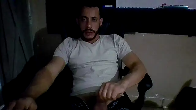 Snapshot of MachoScorpionCaralho chatting on September 22, 12:33 am MachoScorpionCaralho online show from September 22, 12:33 am