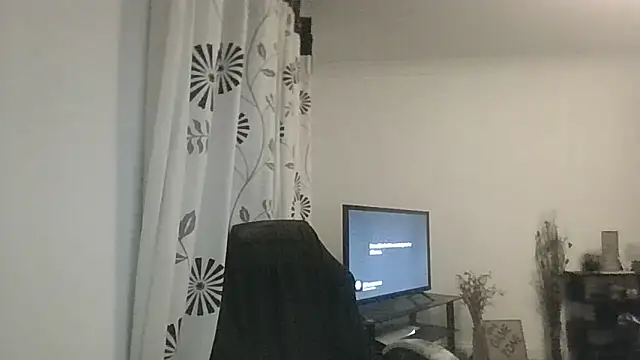 33ENG online show from December 3, 12:27 am