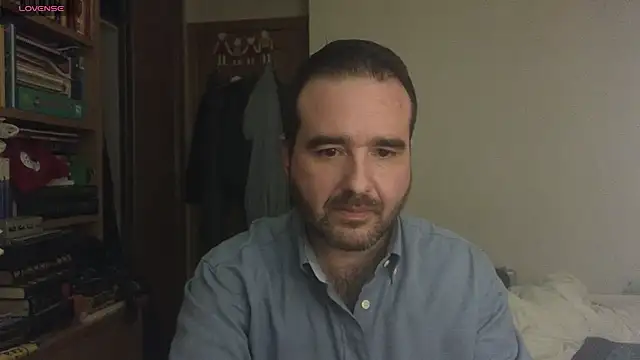 Snapshot of curiosillo83 chatting on March 9, 5:22 am curiosillo83 online show from March 9, 5:22 am