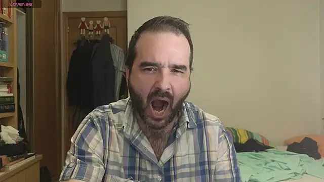 Snapshot of curiosillo83 chatting on September 21, 3:34 pm curiosillo83 online show from September 21, 3:34 pm