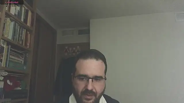 Snapshot of curiosillo83 chatting on March 16, 12:01 am curiosillo83 online show from March 16, 12:01 am