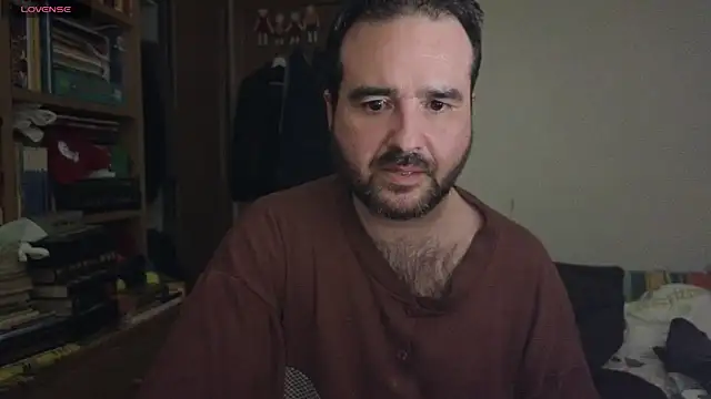 Snapshot of curiosillo83 chatting on December 28, 11:37 pm curiosillo83 online show from December 28, 11:37 pm