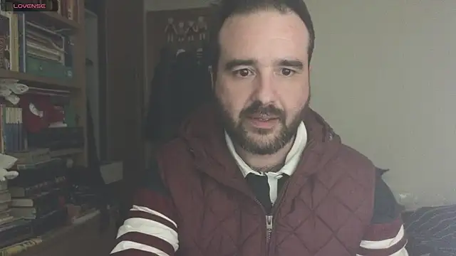 Snapshot of curiosillo83 chatting on March 22, 9:10 pm curiosillo83 online show from March 22, 9:10 pm