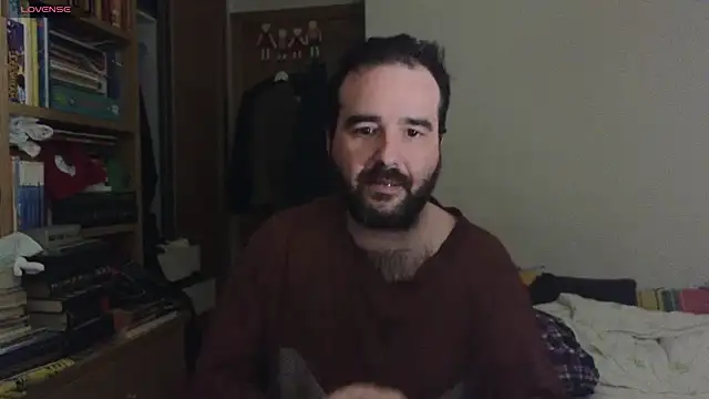 Snapshot of curiosillo83 chatting on January 12, 12:28 am curiosillo83 online show from January 12, 12:28 am