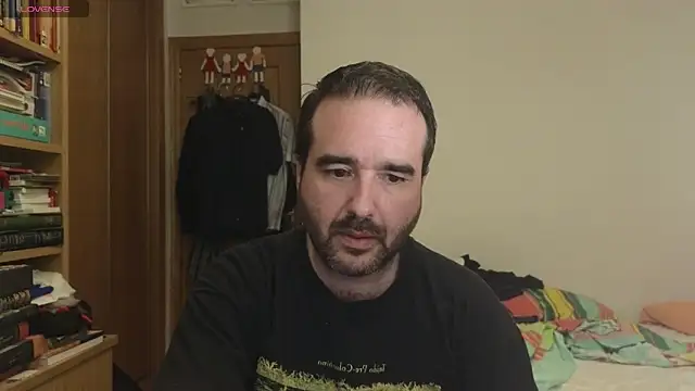 Snapshot of curiosillo83 chatting on September 27, 4:49 pm curiosillo83 online show from September 27, 4:49 pm