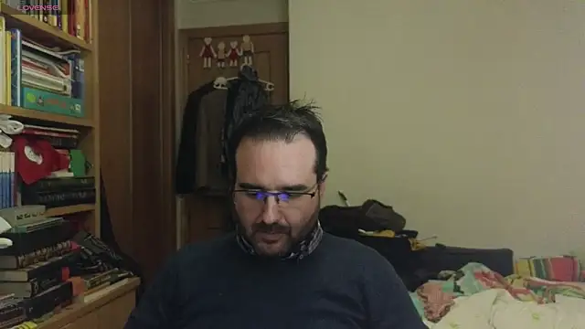 Snapshot of curiosillo83 chatting on January 14, 5:45 pm curiosillo83 online show from January 14, 5:45 pm