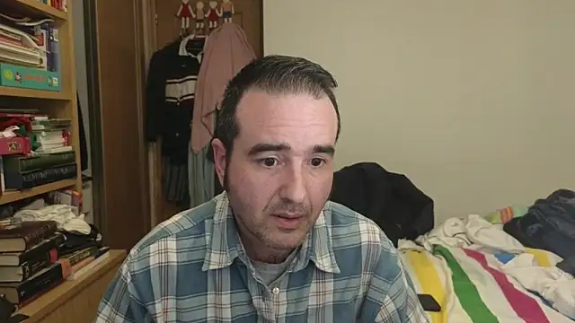 curiosillo83 online show from April 15, 1:55 pm