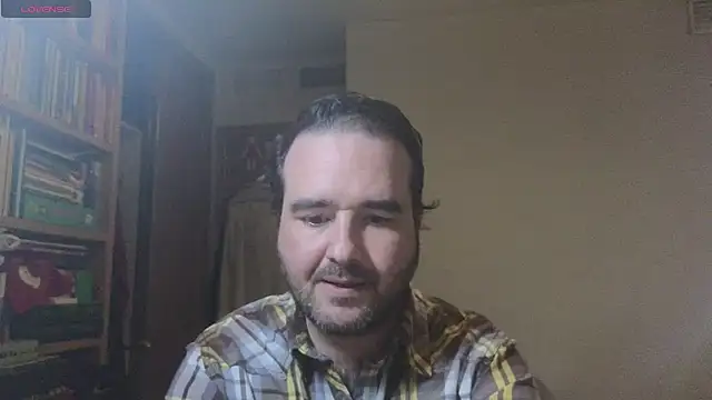 Snapshot of curiosillo83 chatting on February 9, 10:21 pm curiosillo83 online show from February 9, 10:21 pm