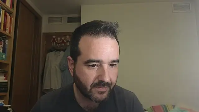 Snapshot of curiosillo83 chatting on October 18, 4:45 pm curiosillo83 online show from October 18, 4:45 pm