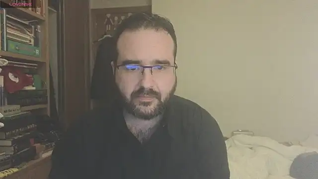 Snapshot of curiosillo83 chatting on March 4, 3:15 pm curiosillo83 online show from March 4, 3:15 pm