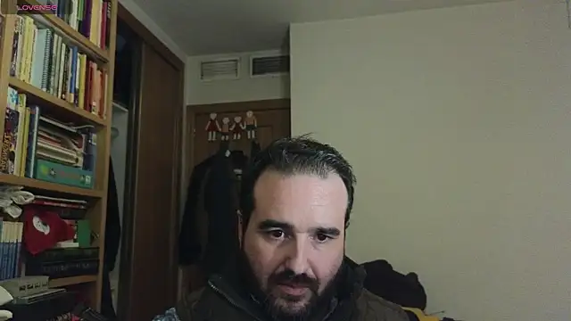 Snapshot of curiosillo83 chatting on January 9, 4:06 pm curiosillo83 online show from January 9, 4:06 pm