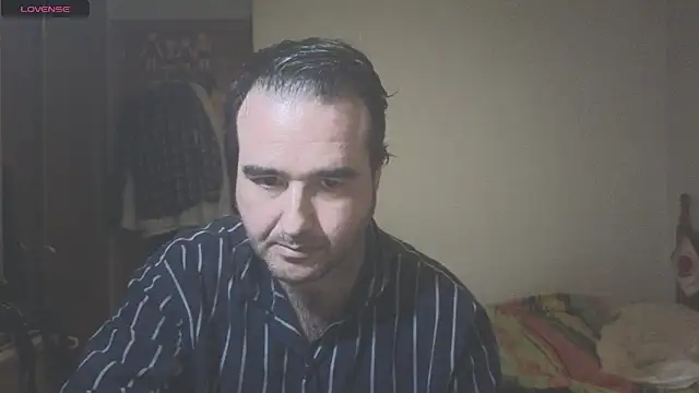 Snapshot of curiosillo83 chatting on February 2, 6:10 pm curiosillo83 online show from February 2, 6:10 pm