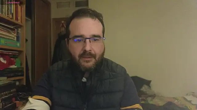 Snapshot of curiosillo83 chatting on March 18, 5:23 pm curiosillo83 online show from March 18, 5:23 pm