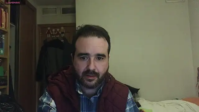 Snapshot of curiosillo83 chatting on March 20, 3:14 pm curiosillo83 online show from March 20, 3:14 pm
