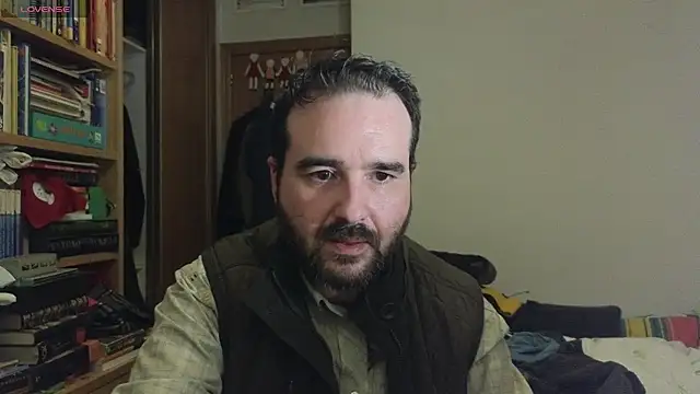 Snapshot of curiosillo83 chatting on January 9, 2:54 am curiosillo83 online show from January 9, 2:54 am