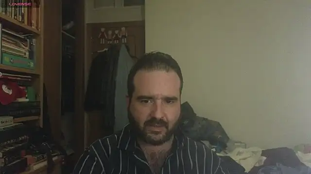 Snapshot of curiosillo83 chatting on March 1, 10:21 pm curiosillo83 online show from March 1, 10:21 pm