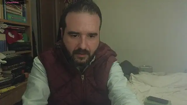 Snapshot of curiosillo83 chatting on March 6, 4:19 am curiosillo83 online show from March 6, 4:19 am