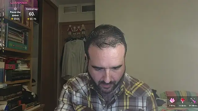 Snapshot of curiosillo83 chatting on October 10, 1:49 pm curiosillo83 online show from October 10, 1:49 pm