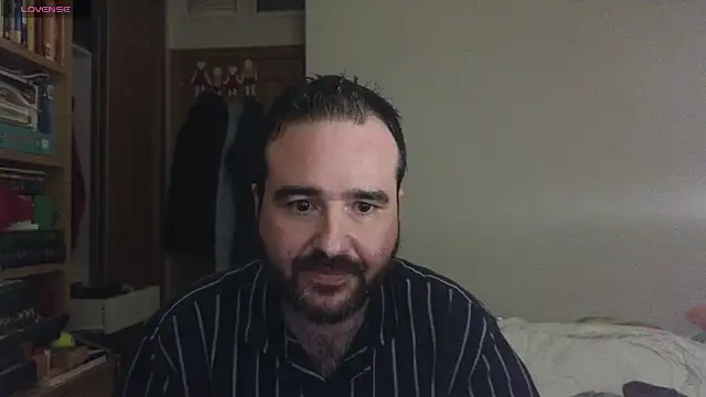 Snapshot of curiosillo83 chatting on December 14, 2:00 pm curiosillo83 online show from December 14, 2:00 pm