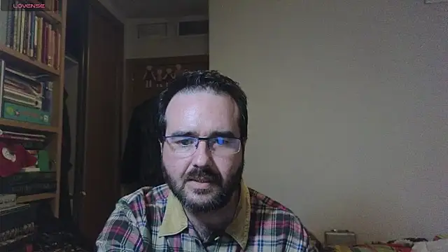 Snapshot of curiosillo83 chatting on January 28, 4:30 pm curiosillo83 online show from January 28, 4:30 pm