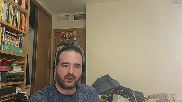 Snapshot of curiosillo83 chatting on October 19, 11:52 pm curiosillo83 online show from October 19, 11:52 pm